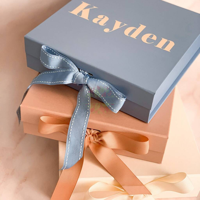 Colorful Boxes For Gift Sets With Ribbon